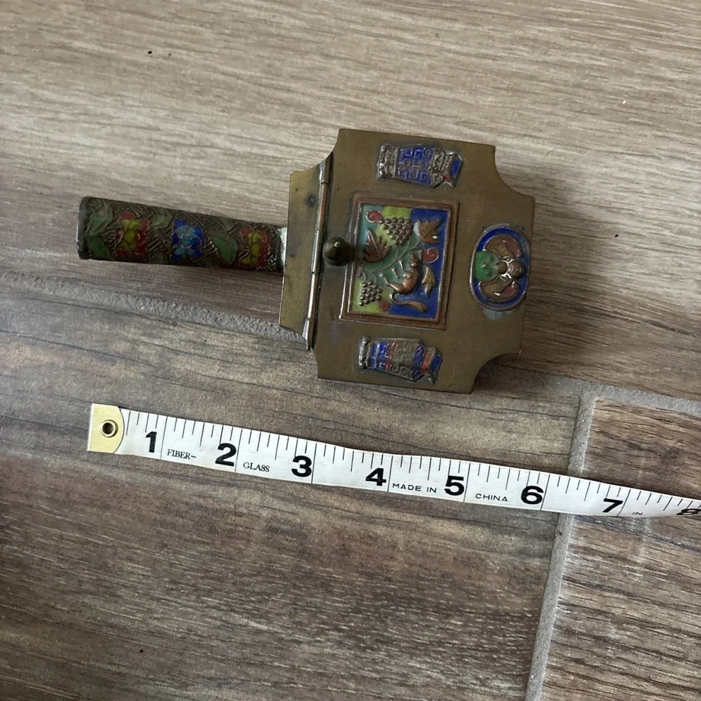 Vintage Silent Butler Chinese cloisonné crumb cigarette‎ catcher, brass detail